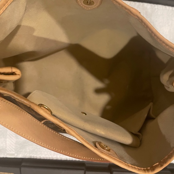 DISCONTINUED Galliera PM Authentic LV Hobo Monogram - Picture 4 of 11